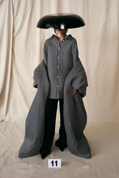 Look 11